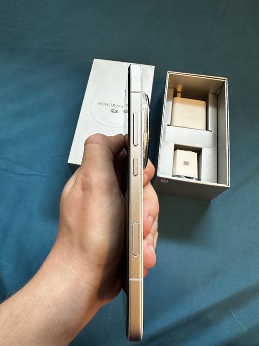Honor Magic 8 Pro 16-512 + Earbuds