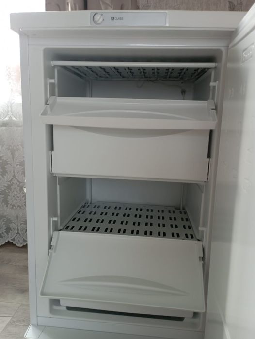 Продам морозильную камеру