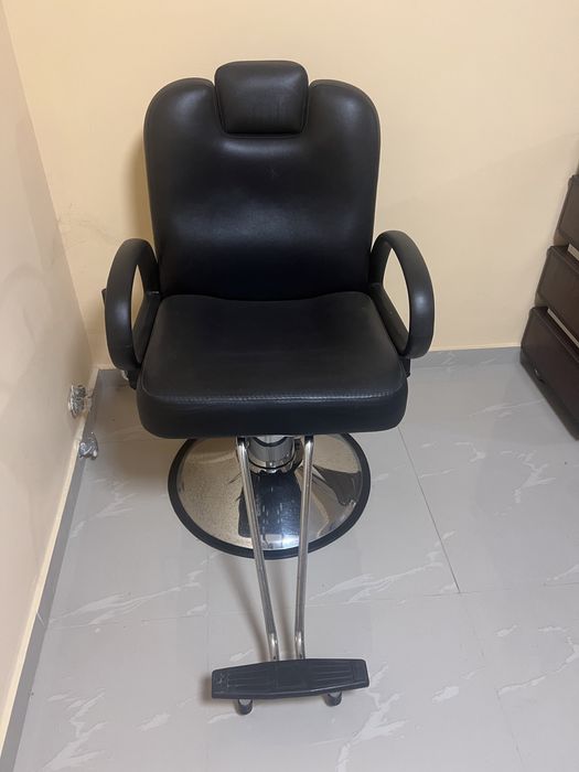 Post & scaune barber,scaun pedichiura,masa manichiura,scaun coafor