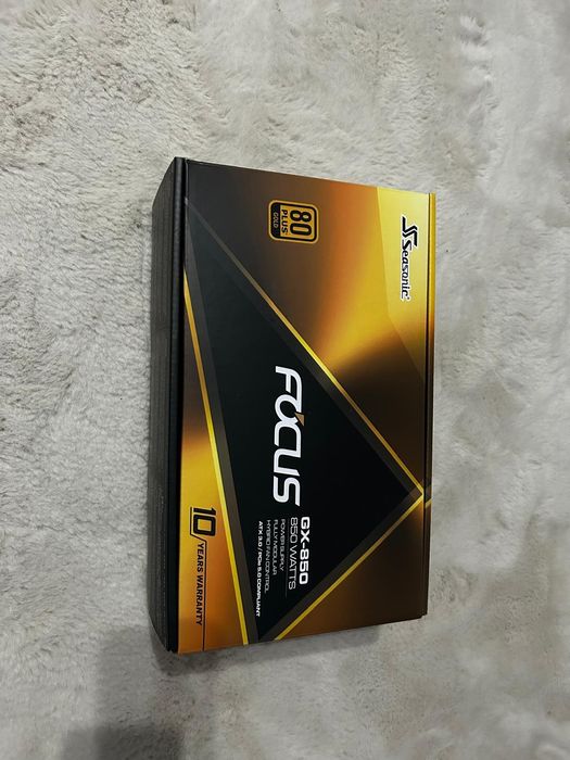 Vând sursa seasonic