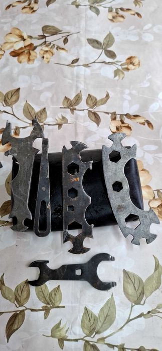 Ретро чантичка с инструменти за колело !