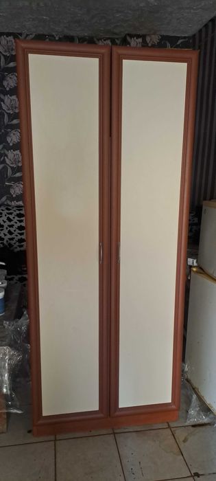 Продавам гардероб