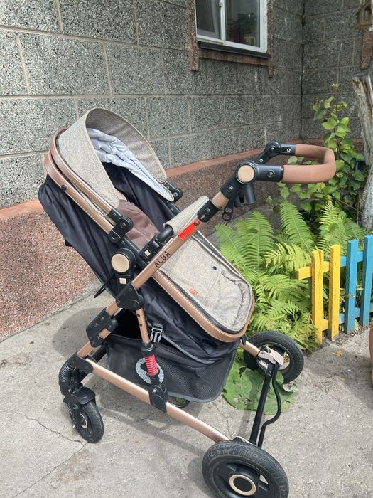 Продается детская коляска Lorelli Alba