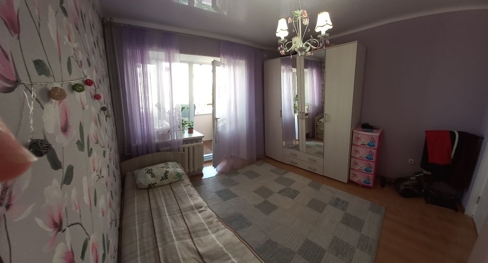 Продам 2 ком кв в 5 мкр 9 дом
