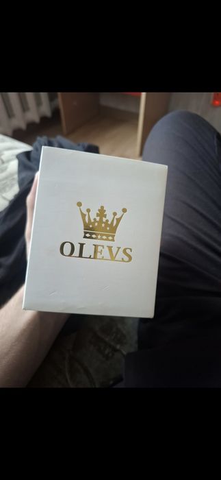 Абсолютно новыые часы