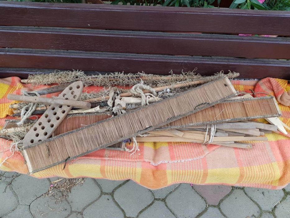 Vand razboi de tesut peste 80 ani
