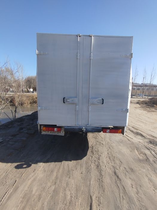 Исузу юк машинаси