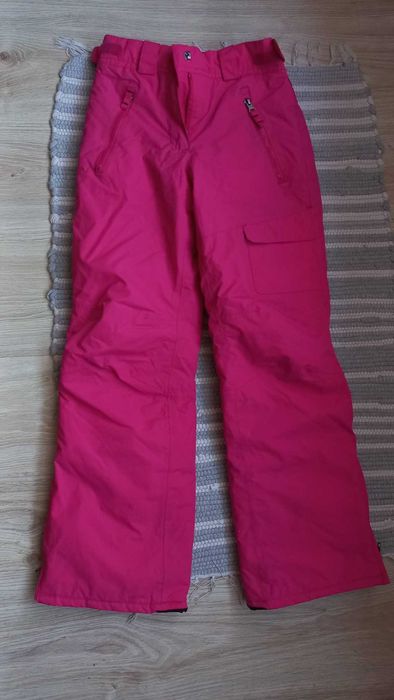 Различни размери ски екипи и якета ,цена за брой-15лв