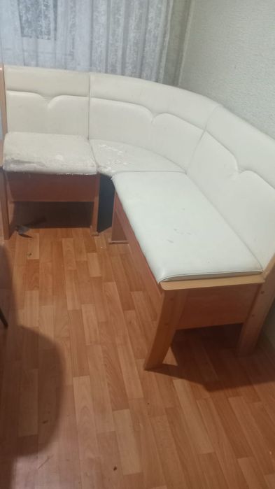 Отдам кухонный диван и диван