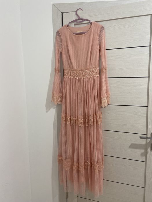 Әдемі ұзын көйлек сатылады