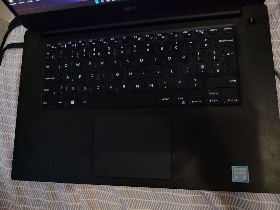 Dell Precision 5520 – i7 | 16 GB RAM | 512 GB SSD | Quadro M1200 4 GB | Tastatură iluminată