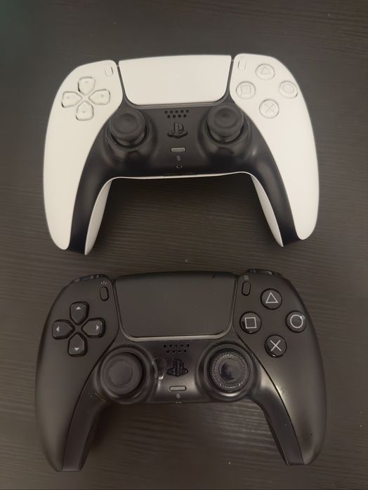 Dualsens White and Black
