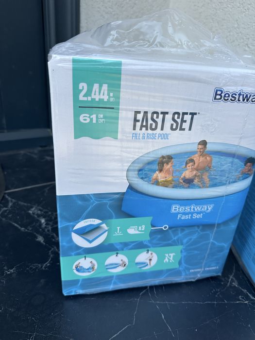 Piscina Bestway noua, 244 cm x 61 cm, calitate superioară.