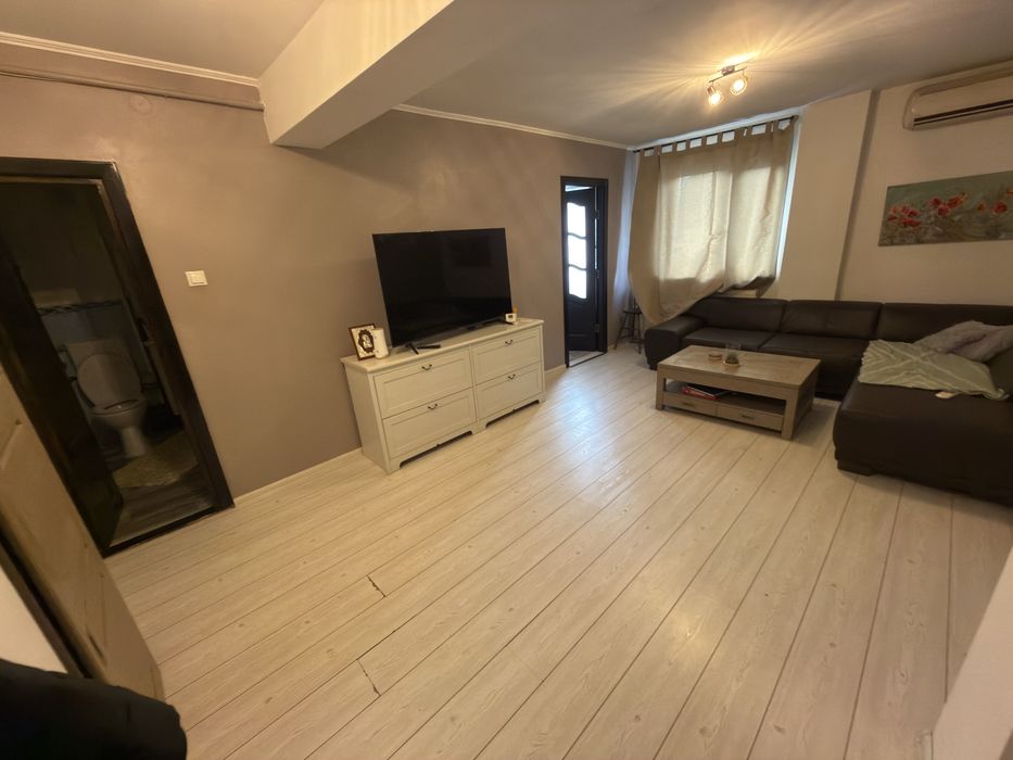 Apartament cu 3 camere (Blocul din spatele hotelului Kristal)