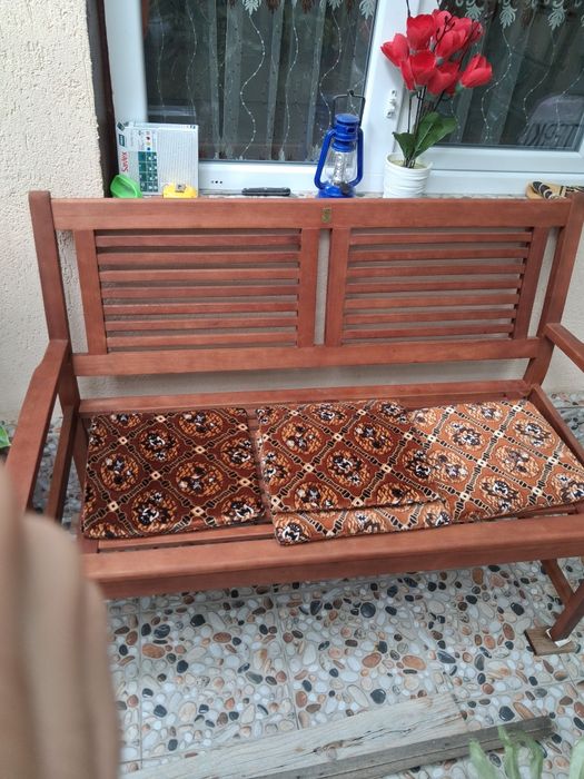 Banaca din lemn aproape nou nouta de 3 sapt