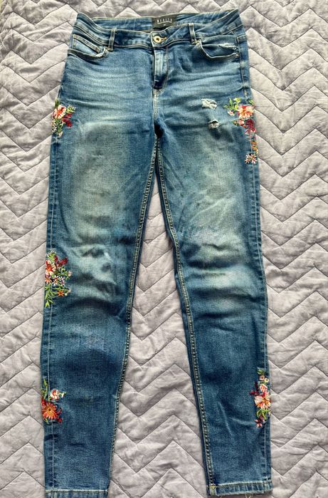 Модерни дамски дънки - размери S-M