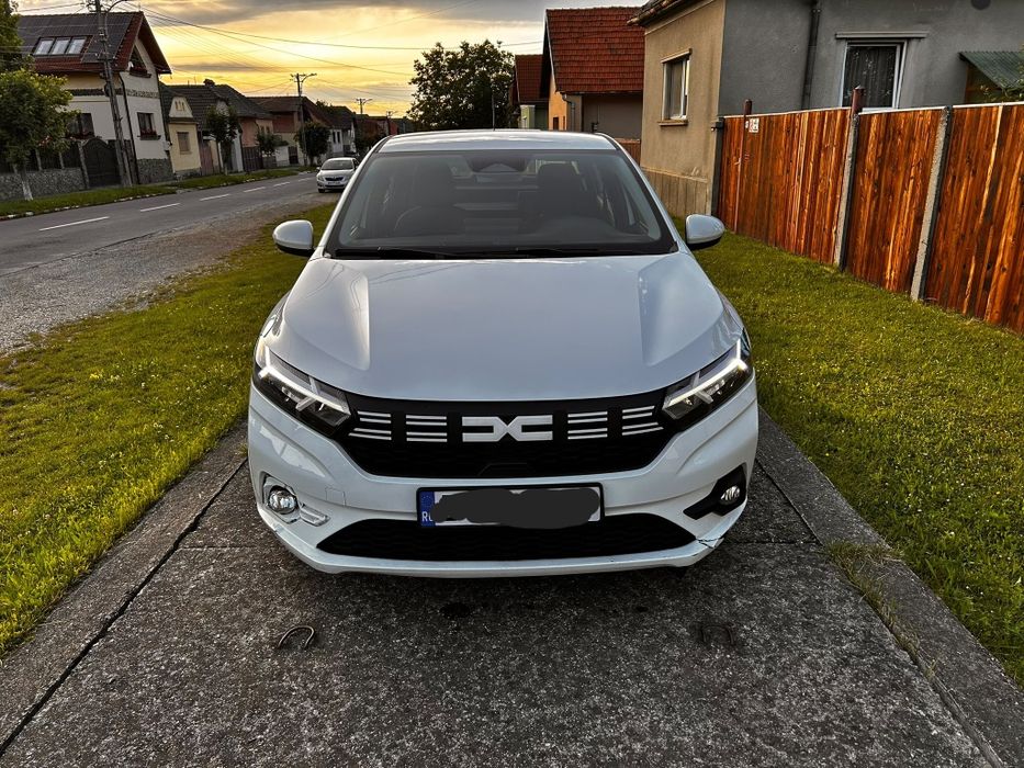 Dacia Logan 1.0 AUTOMATA 2024 avariat usor
