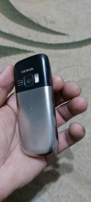 Telefon Nokia 63 03 sotaman
