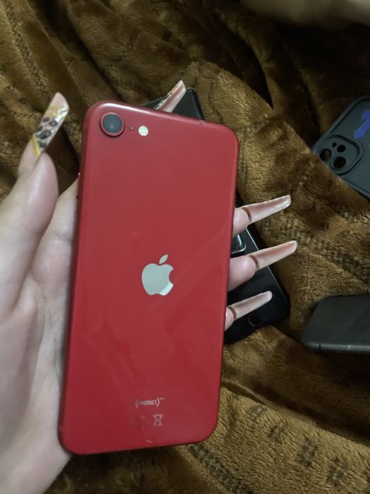 Iphone 8 rosu rosu