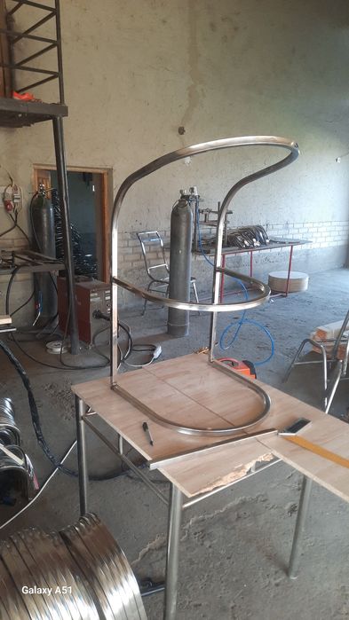 стол стул из нержавейки современный стил