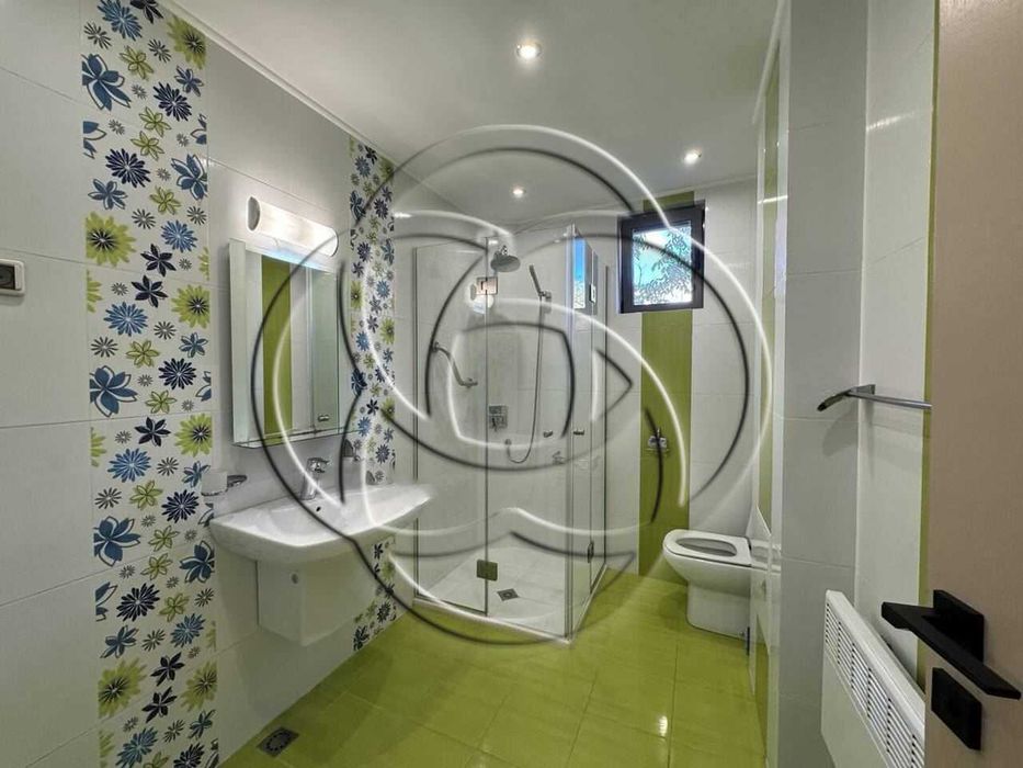 Дава се под наем Тристаен апартамент в Пловдив, Кършияка - 110 кв.м за 747.66 € - Снимка #4