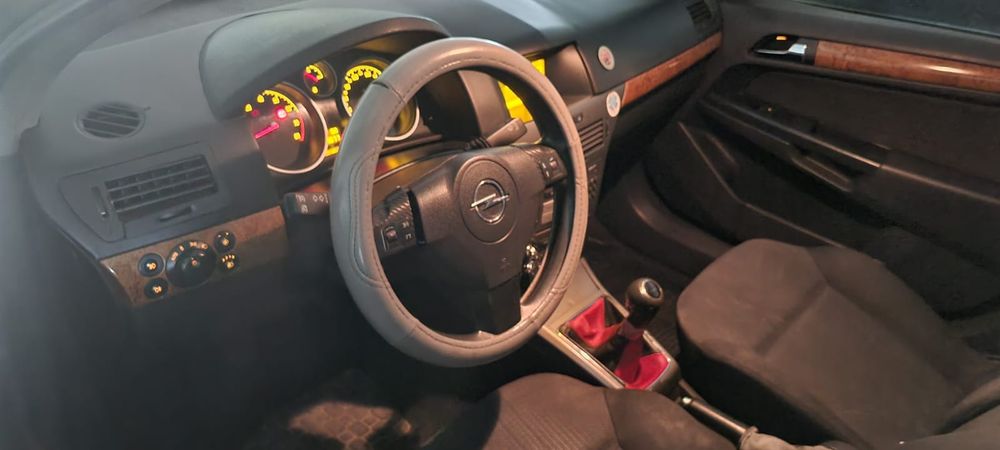 Usa hatchback break Opel Astra H stânga dreapta fata spate usi z168