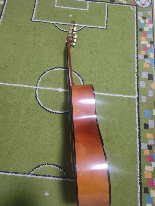 Chitara acustica Tolera Primera