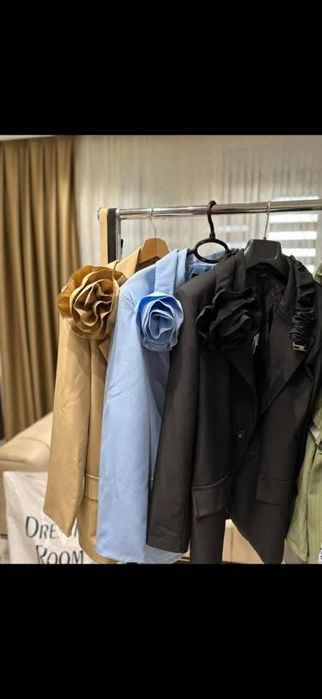 Сака с колан актуален модер