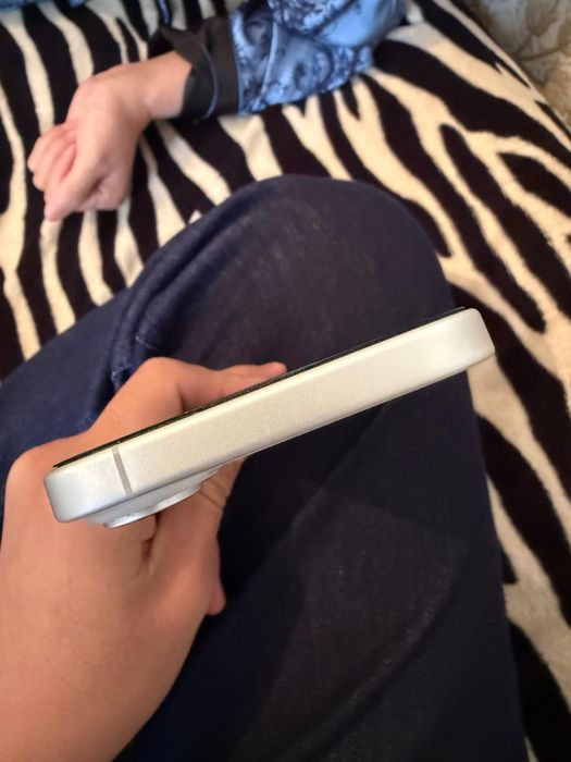 Iphone 16 с гарантией