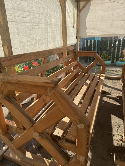 Продам стол 2,5 и 2 м, скамейки