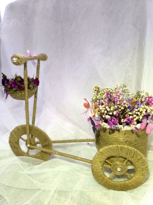 Из сухоцветов композиция