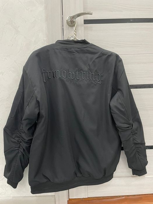 Продам тёплый бомбер