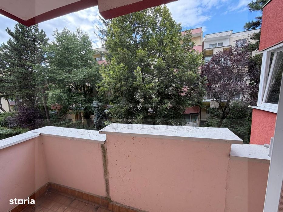 Apartament de 4 camere, decomandat, 95mp, parcare, zona Piata Zorilor