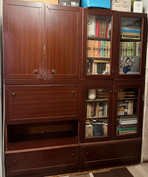 Шкаф книжный дерево