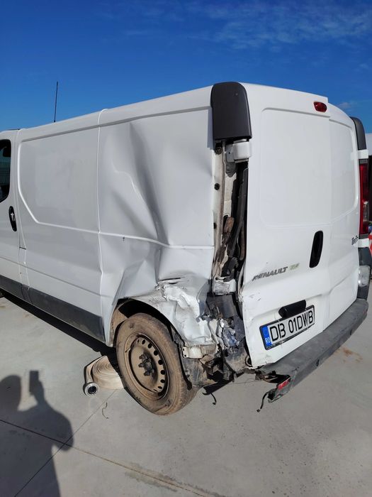 RENAULT Trafic 2012 — imagine 2