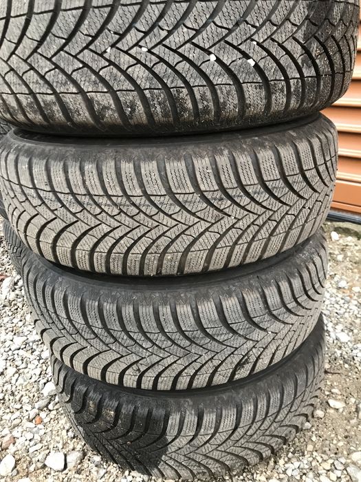 Зимни гуми с джанти 5х108,195/65R15,Пежо 308,2015г.