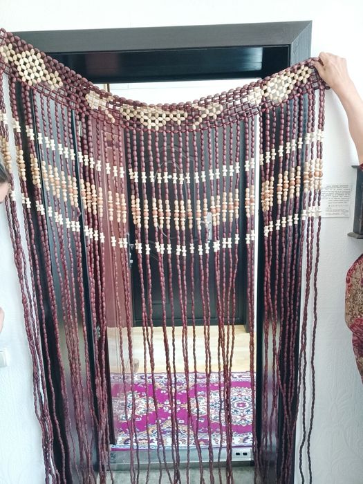 Продаю Бусы на дверь