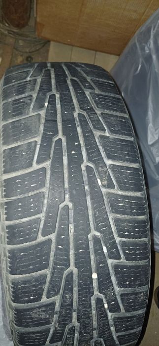 Продам резину 225/60 R17 липучка