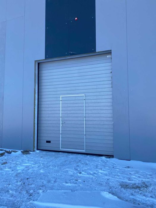 Промышленные секционные ворота