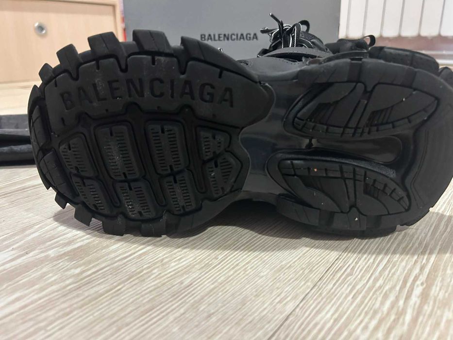 Нови Balenciaga Track