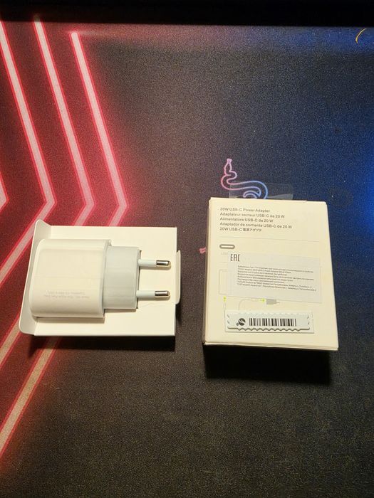 Зарядка iPhone 20w