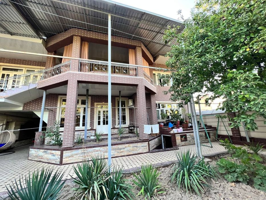 Уй ховли сотилади