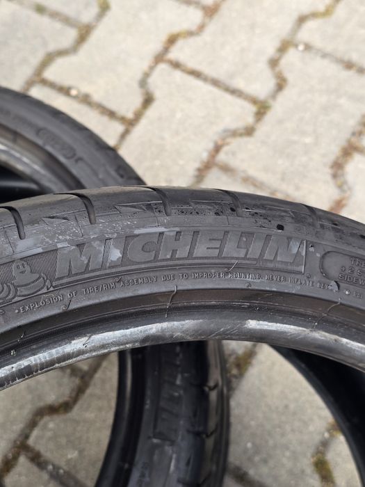 235 35 19 Michelin