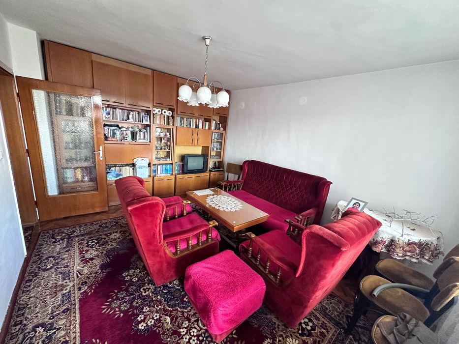 Продава се ретро мека мебел правена по поръчка