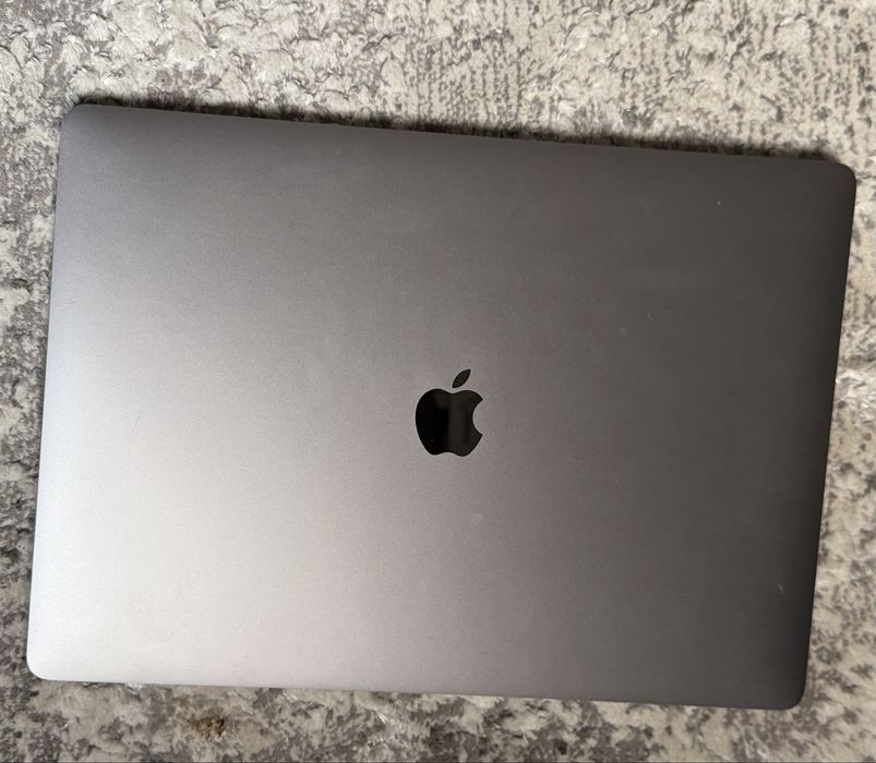 Macbook pro 16 inch 2019 32/512 i9