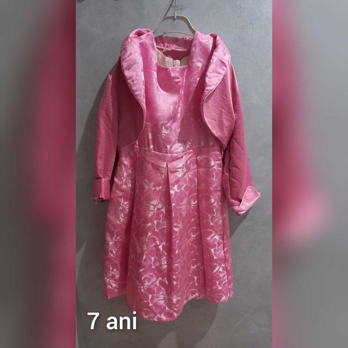 Rochițe frumoase pentru fetițe !!!