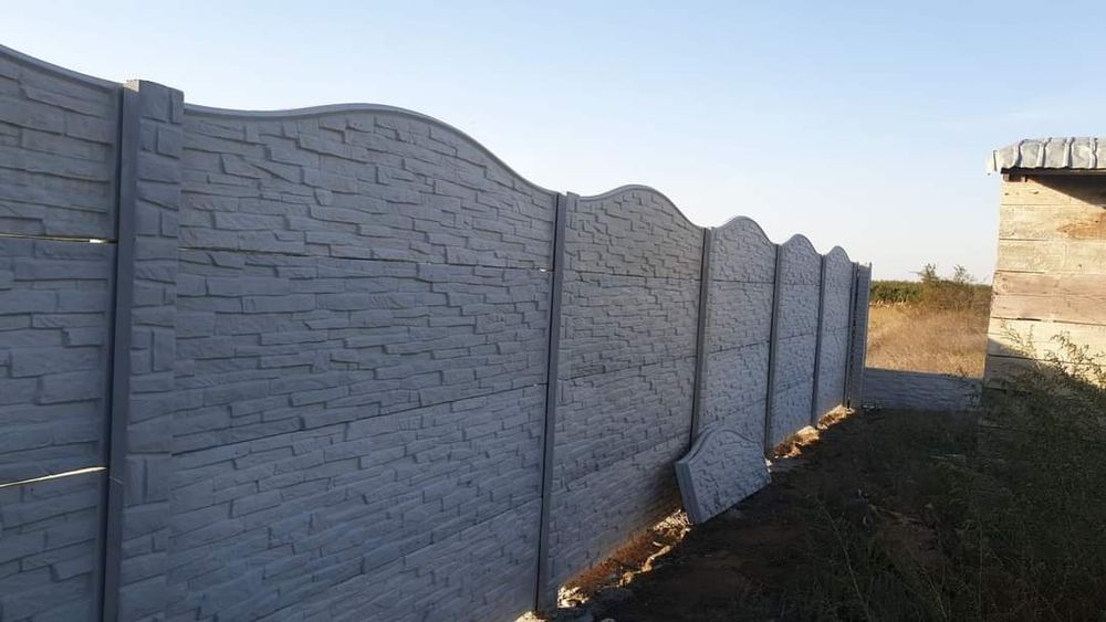 Gard din placi de beton