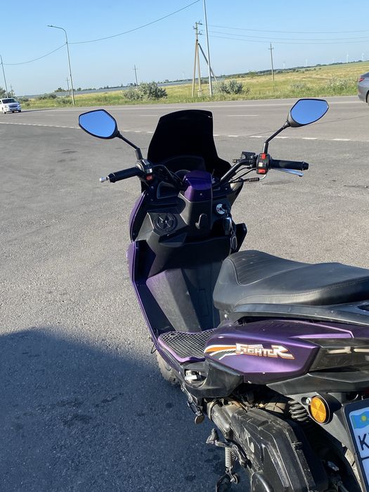 Скутер maxi 180 куб