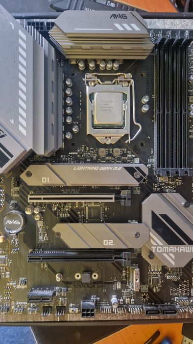 Placa de baza MSI B560 Tomahawk wifi+ procesor Intel i5 11600k