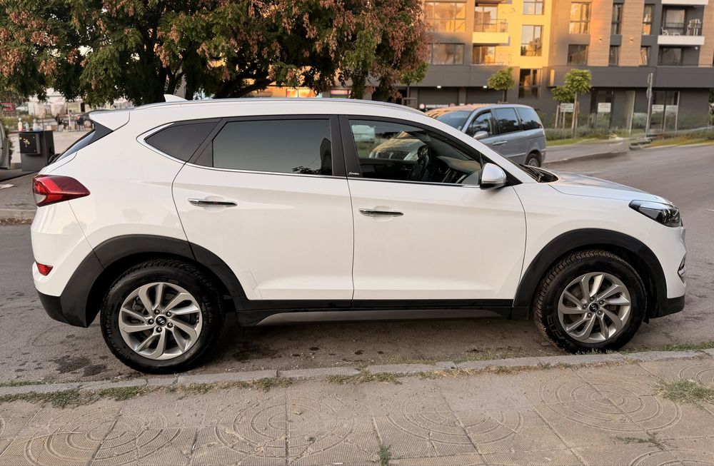 Hyundai Tucson 1.7 CRDi \ Автоматик \ Keyless \ Камера \ Подгрев